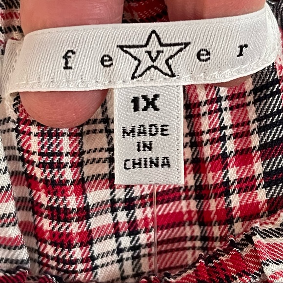 Fever 1X 3/4 Split Bell Sleeve Blouse Red and Black Plaid - Picture 3 of 9